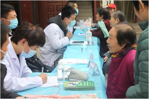 西安工会医院 西安康复医院义诊进社区老人乐开心